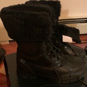 Snow boots